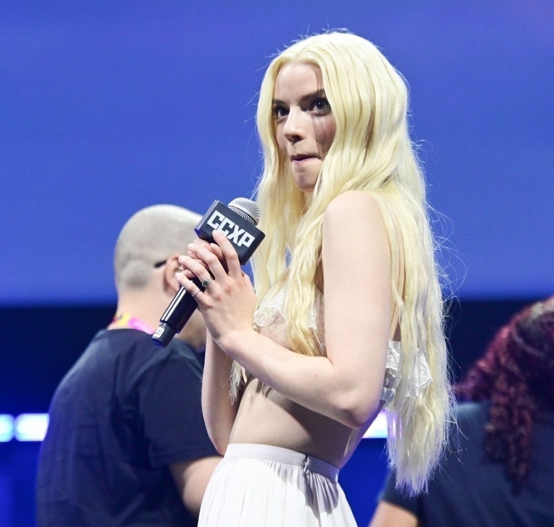 VeryPrettyInc's tweet image. 💫  Anya Taylor-Joy