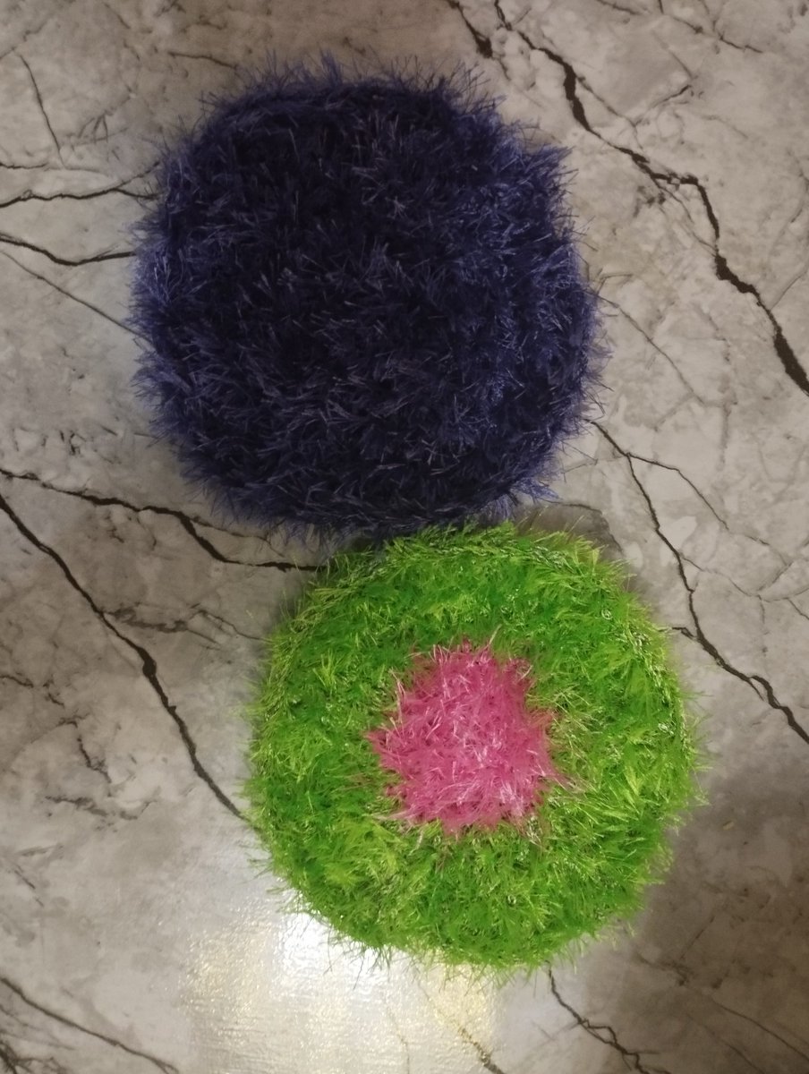 دوستان عزیز از این اسکاچا نمیخواین؟  خیلی به پولش نیاز دارم.  دونه ای سی هزار تومن.