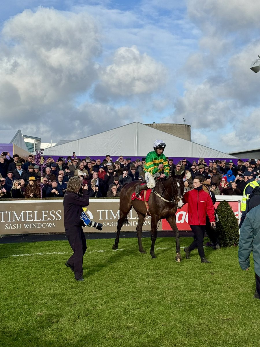 RacingBreaks's tweet image. Majborough is back in the winners enclosure for the second year running after a scintillating performance in the Ladbrokes Dublin Chase 🔥 does he win the Champion Chase at the Festival?