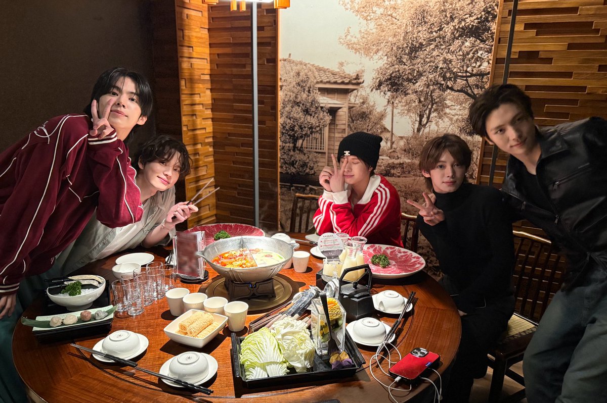 lypnette's tweet image. FAMILY 😭😭😭😭😭💖💓💓💓💓💓💓