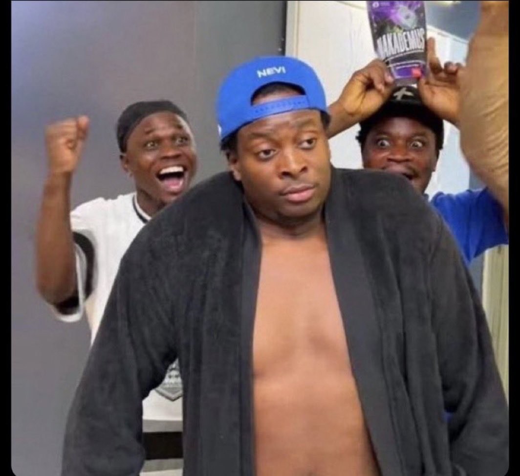 Wwwwwww 400 followers in the fucking chat 🎉🎊 

Omo, e no easy