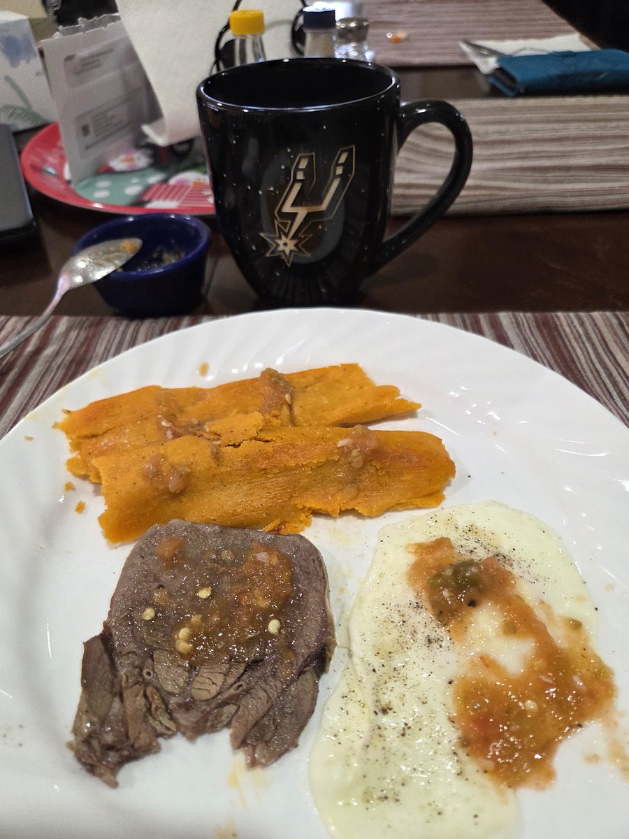David_G60's tweet photo. Good morning coffee and breakfast tamales and egg, beef tongue. Yummy, Go Spurs Go. https://t.co/eNvOcsCw7a