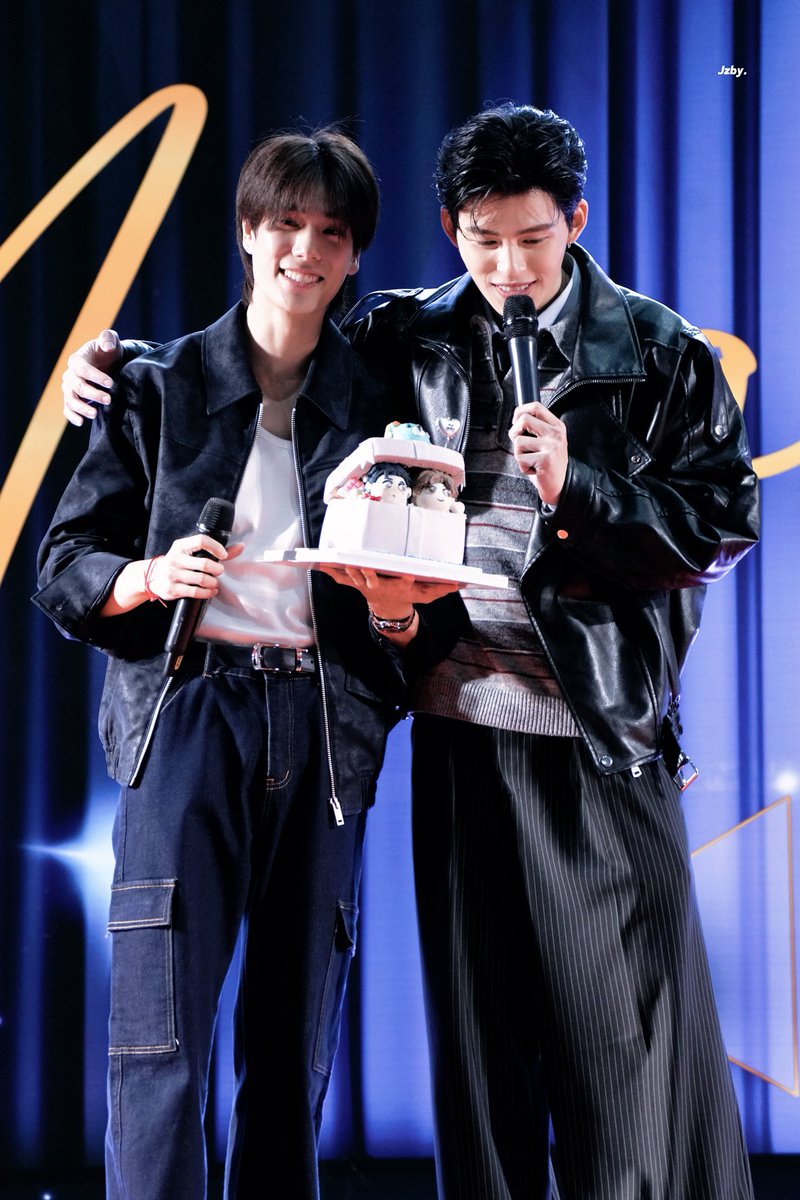 JzAugustt's tweet photo. 🫶🏻

THE GOOD YEAR OF POND

#Happy25thPondDay
#ppnaravit #phuwintang https://t.co/fra3umeXec