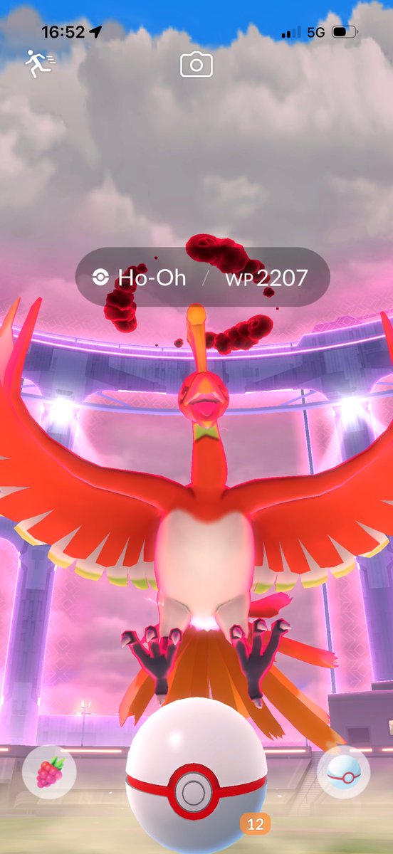 maj2476's tweet photo. 💯 Dyna Ho-Oh 🎉🎉 from Home Max battle 😅 #polemongo https://t.co/HxPtZdwXi2