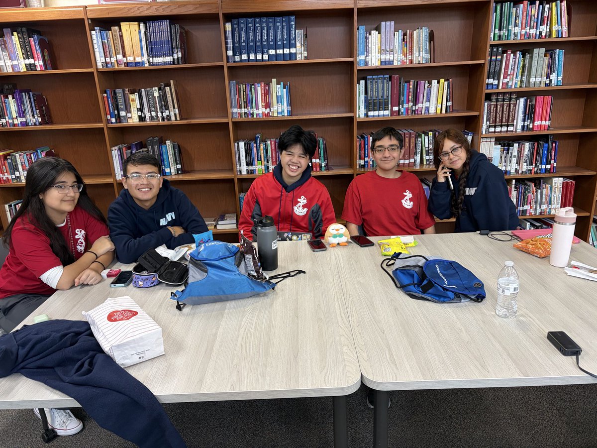 Master Chief Bernal tweet media