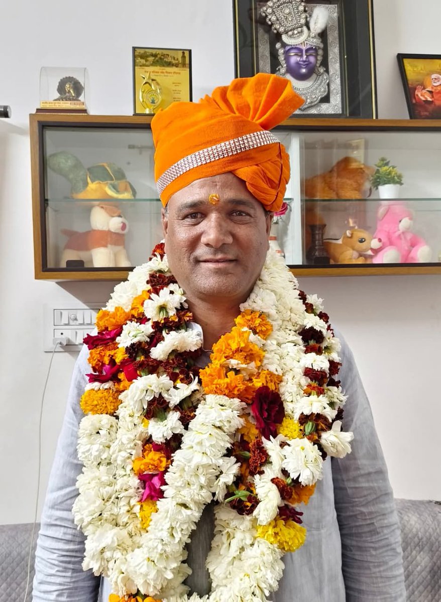 Mukeshrawat022's tweet photo. जन जन के लाडले ब्यावर विधानसभा क्षेत्र से भाजपा युवा नेता बड़े भाई साहब महेन्द्र सिंह जी रावत को जन्मदिवस की हार्दिक बधाई एवं शुभकामनाएं। https://t.co/SAUImbJvqH
