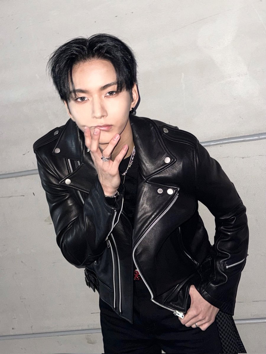 A wild Vulpes appears! Better catch me while you can 🦊