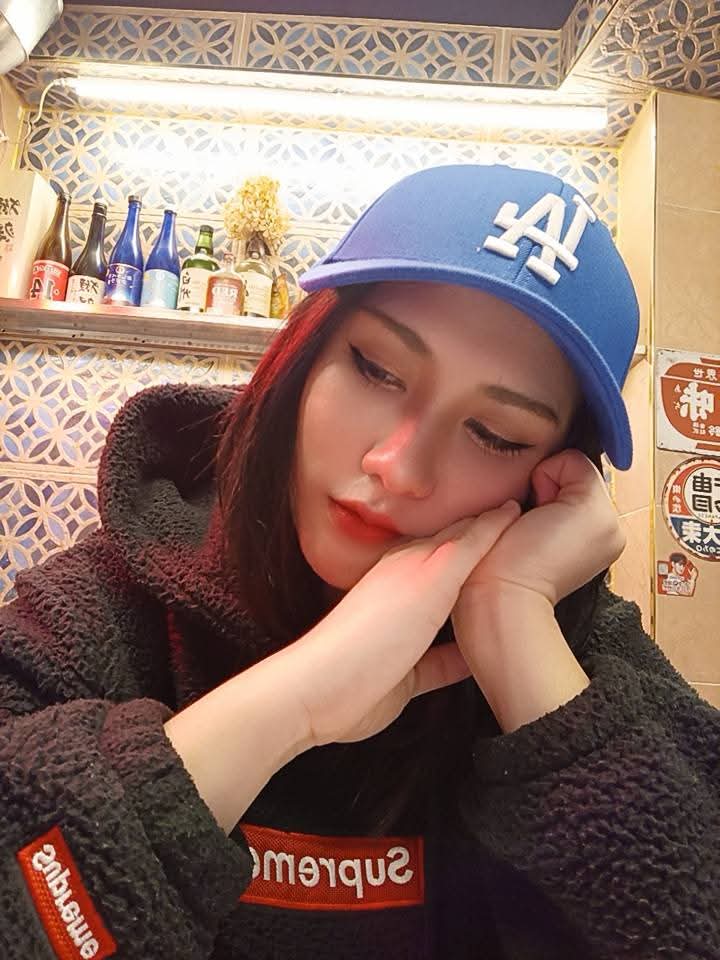 ในวันที่ใจเหนื่อยล้า จงหลับตา แล้วเราจะรู้สึกว่า “มืดดีจัง” 😑🖤😑🖤😑🖤😑🖤😑🖤😑🖤😑🖤😑🖤😑🖤
 #เหงาเก่ง #Alone #Korea  #QueenSoHihg #ควีนในตำนาน #เลสเบี้ยน #สวิงกิ้งกทม #สายไฮ #ไฮนัว #ไฮฉีด #hicool