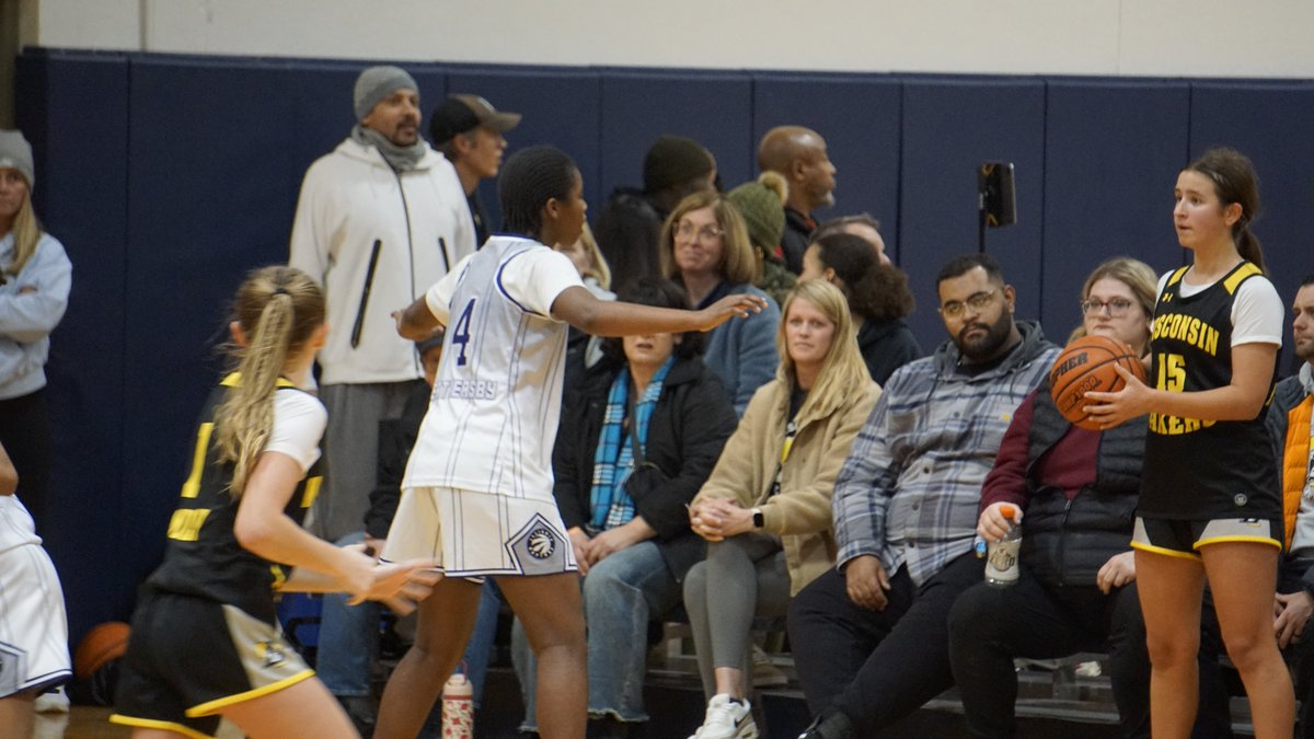 Illinois Lady Lightning Winter Classic tweet media