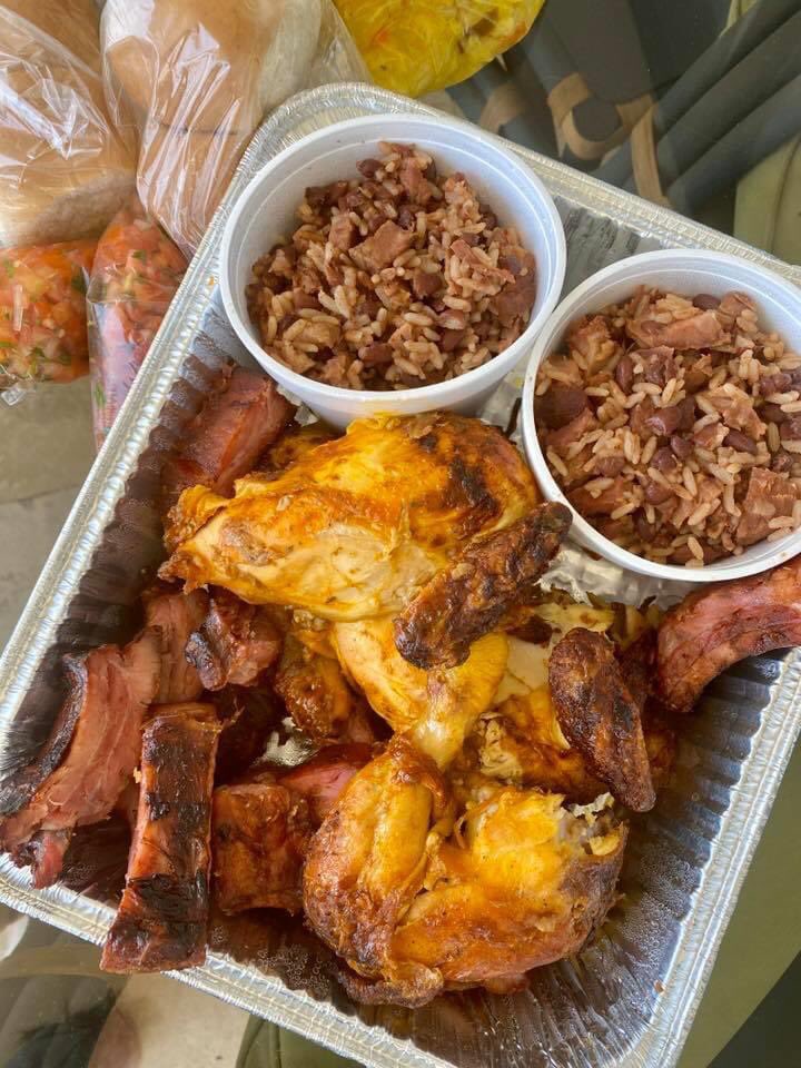 Bienvenido Febrero 2026

Pollo &amp; Costillas A LA LEÑA

Llevar o domicilio #ROSTICHICKEN🔥 
Servicio hasta las 8:30PM
#POLLO