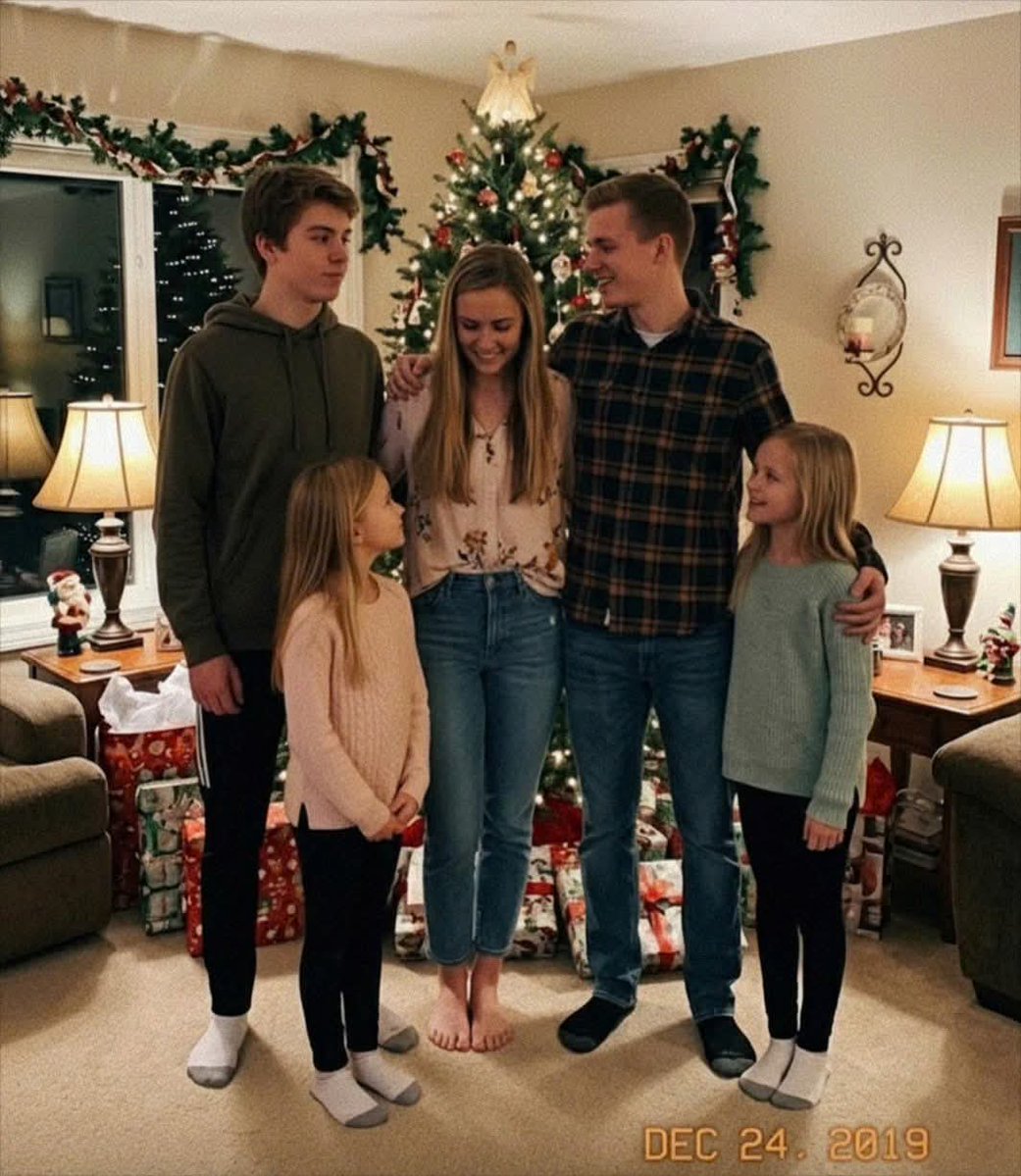 We are five children in the family; my twin brother, Daniel, and I are the oldest.

When we were 18, our mom was diagnosed with cancer. Just days later, our father walked out.

He said he wasn't ready for that kind of life and admitted that he had found another woman who gave him