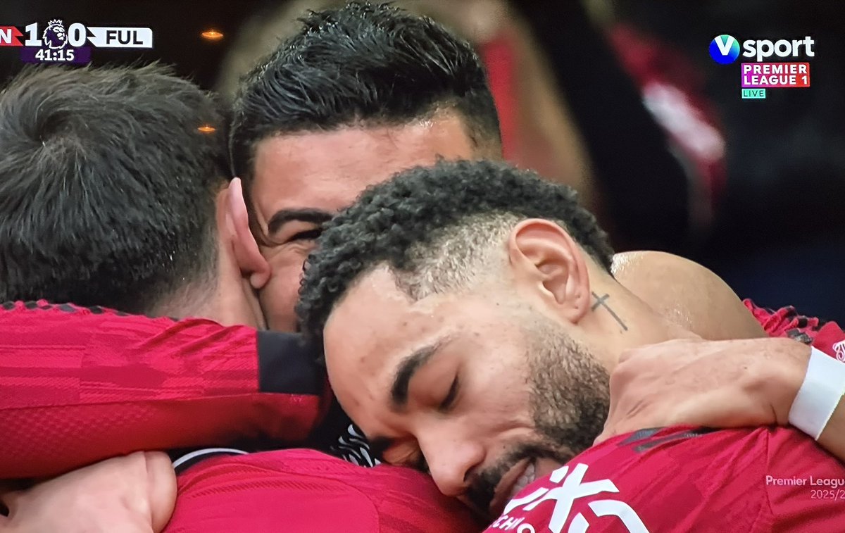 How I have sleeping with my phone, rewatching United moments the past 3 weeks. Love love love it.