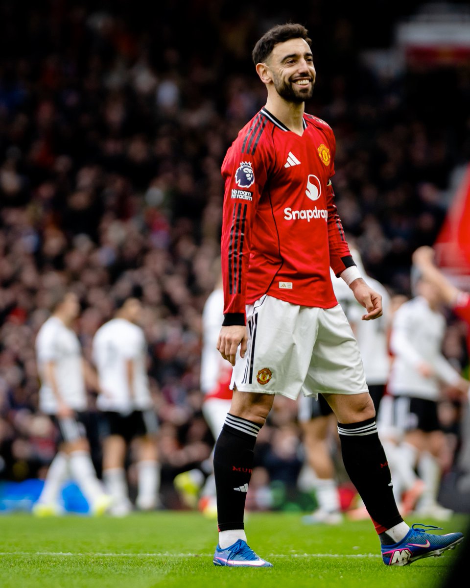 AdamJoseph's tweet image. Bruno Fernandes needs one assist to become the third player in club history to have 100 goals &amp;amp; 100 assists for Manchester United, joining Ryan Giggs (168 goals &amp;amp; 273 assists in 963 apps) &amp;amp; Wayne Rooney (253 goals &amp;amp; 142 assists in 559 apps).

103 goals &amp;amp; 99 assists in 312 apps.