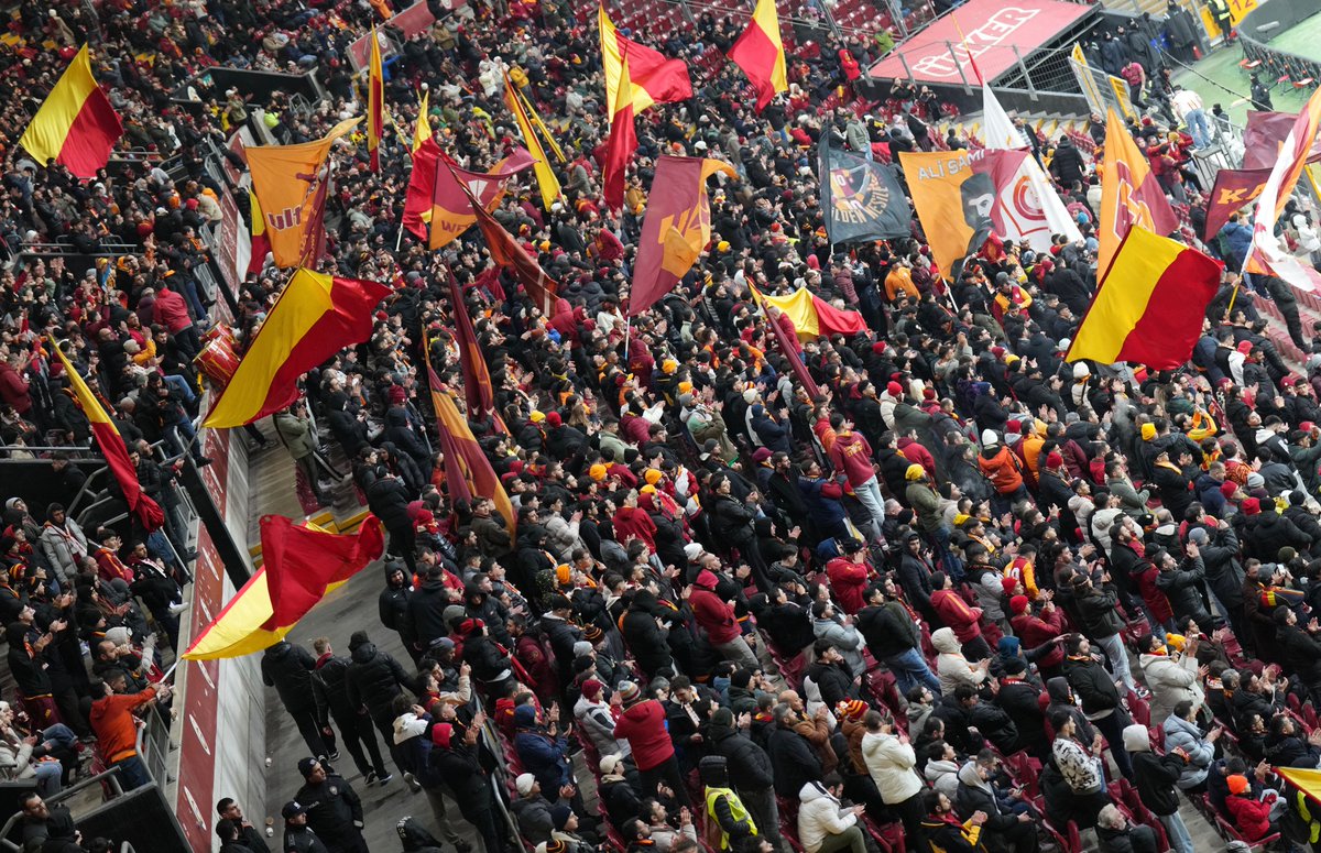 🦁 Büyük Galatasaray taraftarı her zaman ve her yerde olduğu gibi takımını #NextLevel’a taşımak için tribünde! 🙌 <a href="/Pasifikholding/">Pasifik Holding</a> 

#GSvKYS