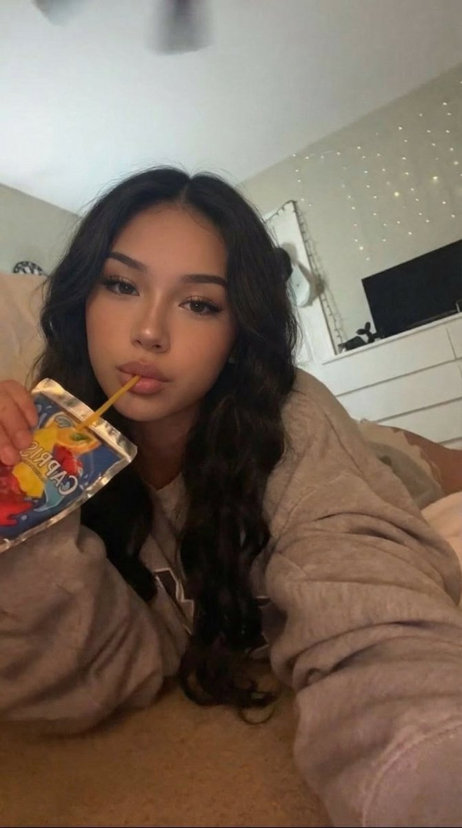 itsz_lisa's tweet image. IM HONRYYY ASF RN 🫣