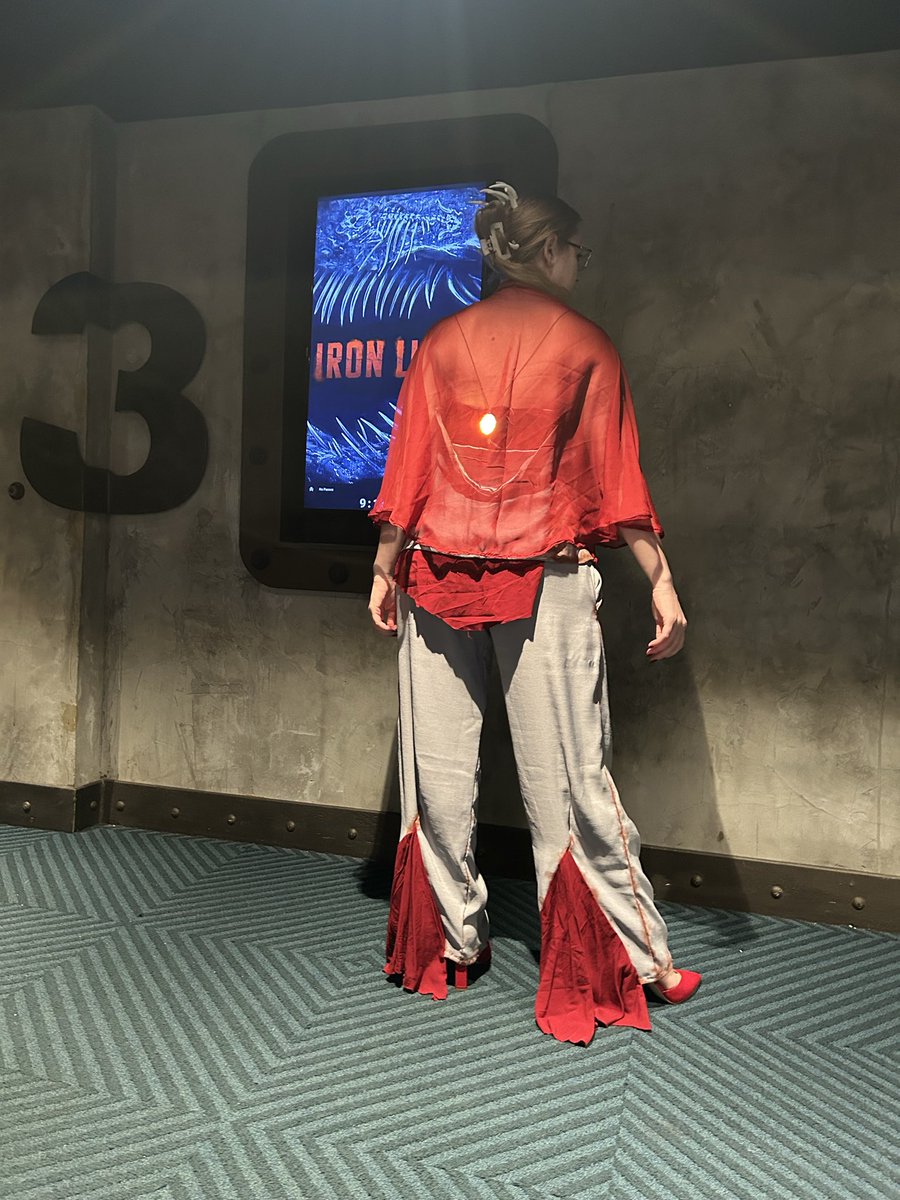 Kleen__Sweep's tweet photo. Got dressed up last night to see the  #IronLungMovie 10/10 would watch again. #cosplay https://t.co/709uliGNam