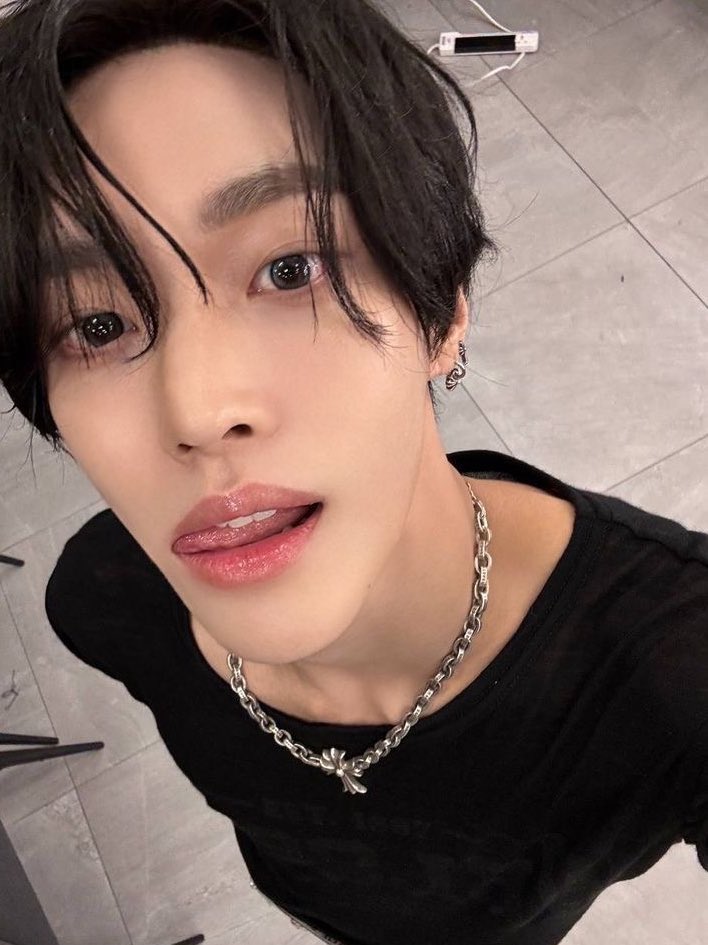 junroin's tweet photo. คนงอนก็งอน คนง้อก็ง้อไปดิ https://t.co/XkqvZrn8py