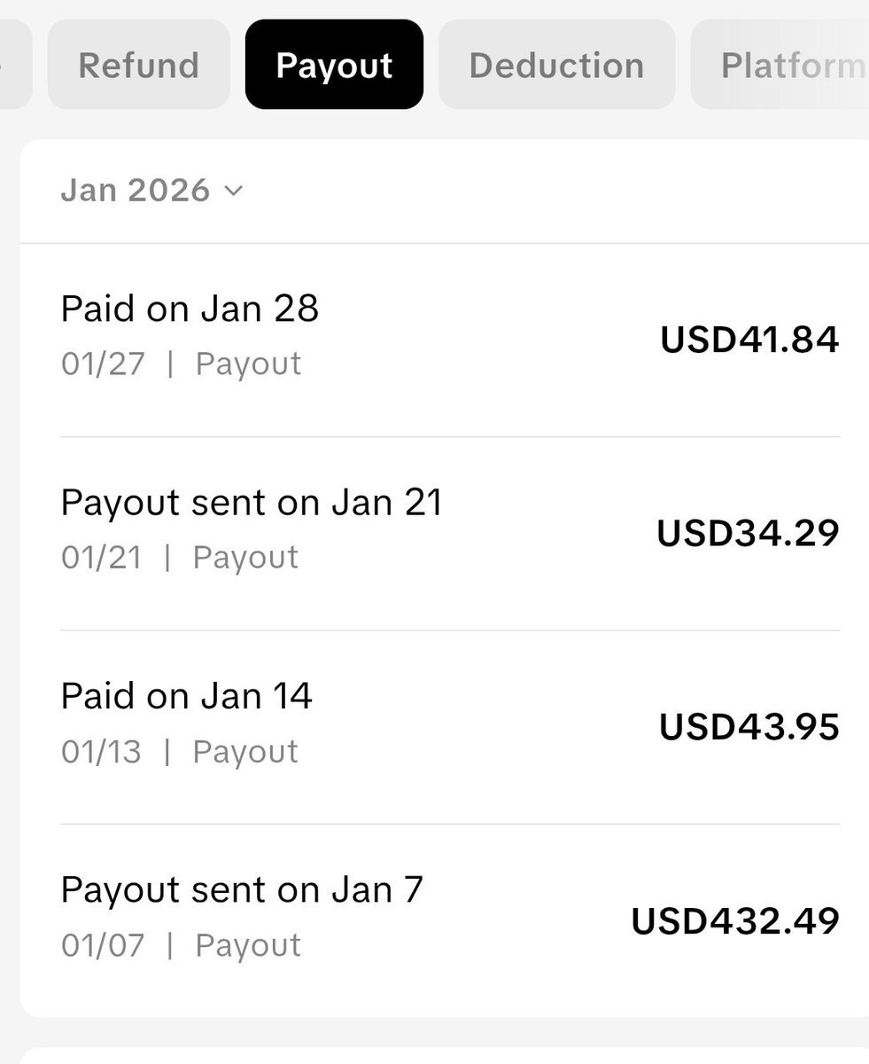 WATCHHOLLIE tweet media