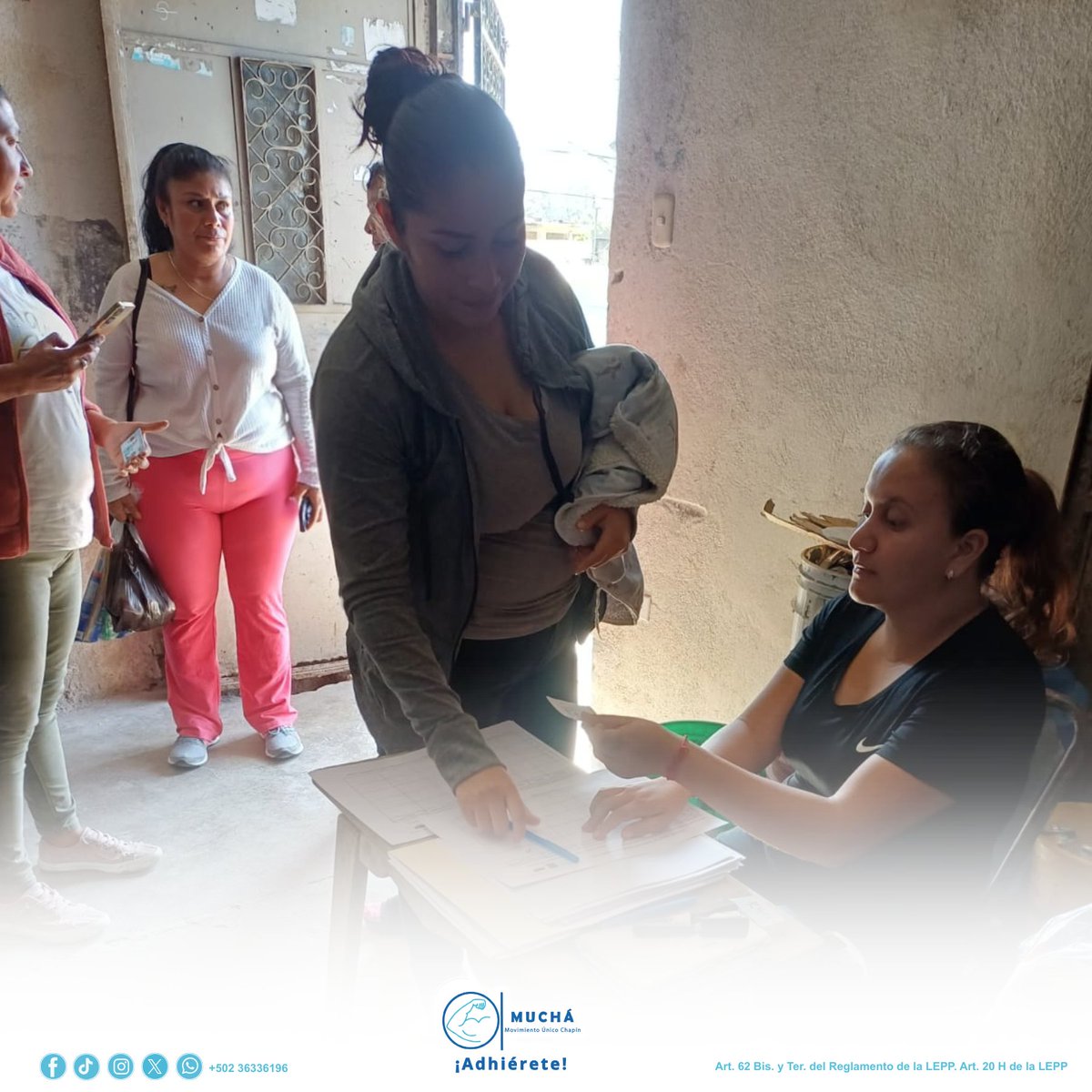mucha_guate's tweet photo. Gracias vecinos por abrirnos las puertas de su casa y por depositar su confianza en este proyecto de Bien Común. Cada día somos más.
¡Adhiérete a MUCHÁ!
#MUCHÁGuatemala
#Adhesiones https://t.co/Xd9J7BngOL