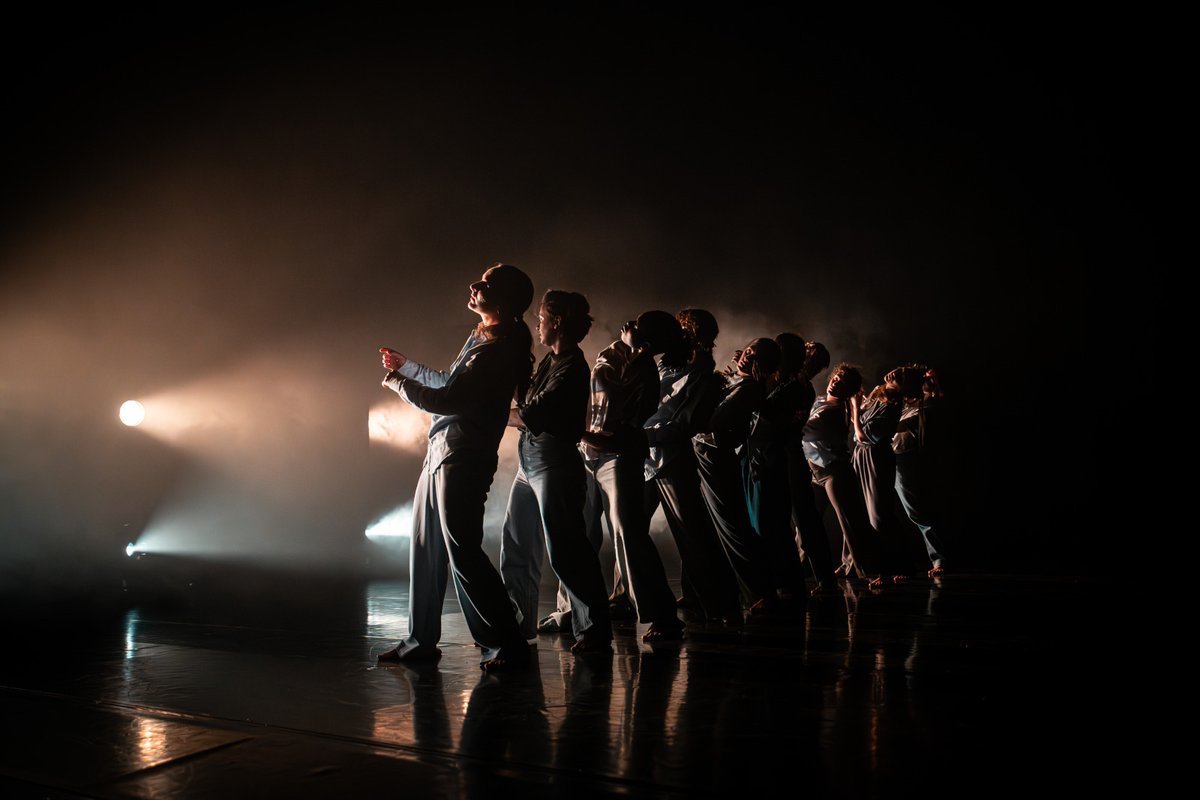 villedecergy's tweet image. #danse | 🕺 🎵 Le Centre de formation danse (CFD) de #Cergy vous ouvre ses portes et vous propose des 𝐫𝐞𝐧𝐜𝐨𝐧𝐭𝐫𝐞𝐬 𝐜𝐡𝐨𝐫𝐞́𝐠𝐫𝐚𝐩𝐡𝐢𝐪𝐮𝐞𝐬 les 6, 7 et 8 février !

👉 Au programme : une pièce de hip-hop contemporain immersive, des rencontres et surtout, le grand