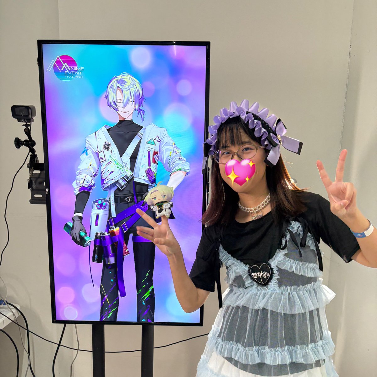 runefyx's tweet photo. OTSUCLAW💜
i’m so happy to meet u today and i’m even happier that my question made u laugh and stun lmao i think my mission is completed😼💘

#ClaudeClawmark #AET6 https://t.co/9ce2iCB4Iy