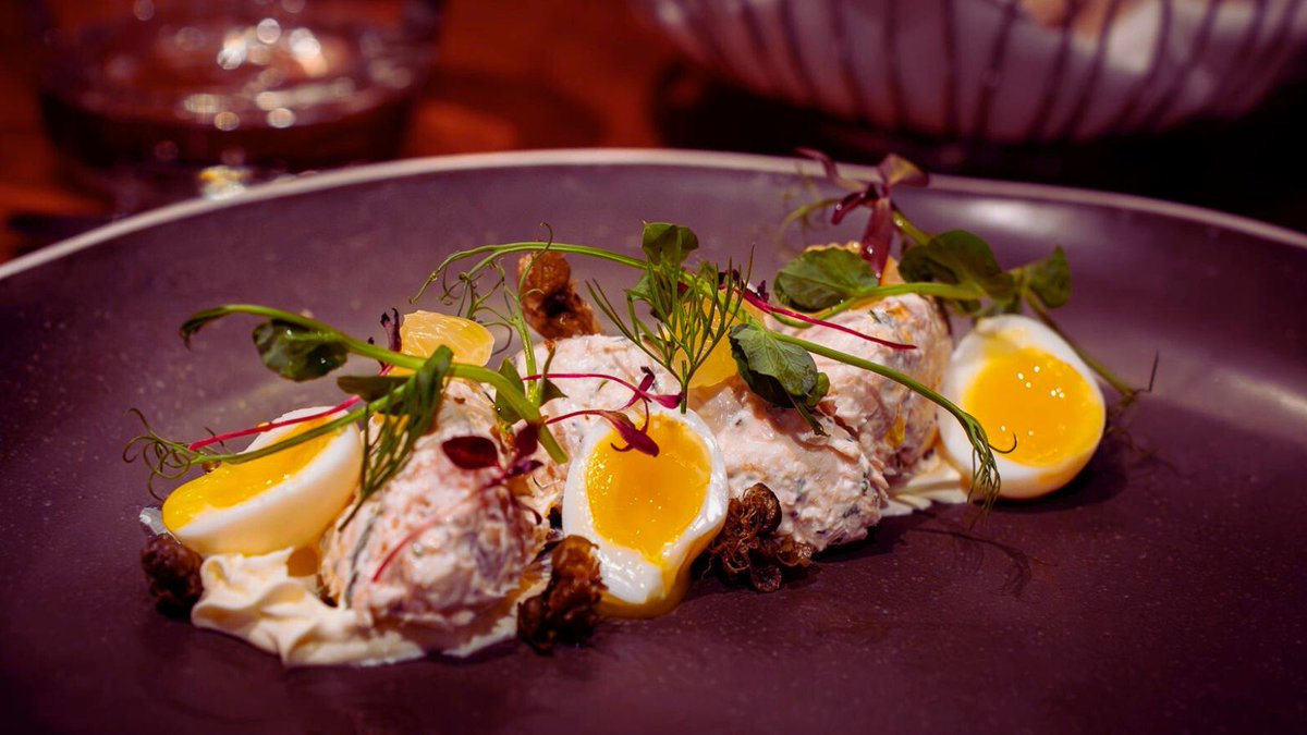Still a few tables left for lunch on Valentine’s Day💘🐟 Campbell's Smoked Salmon Rillettes, citrus crème fraîche, dill, lemon, quail egg and fried capers  3 courses £95, including a Fleur Royale and canapés.🥂 Book 👉  buff.ly/o3N8jes #GambaGlasgow #ValentinesLunch