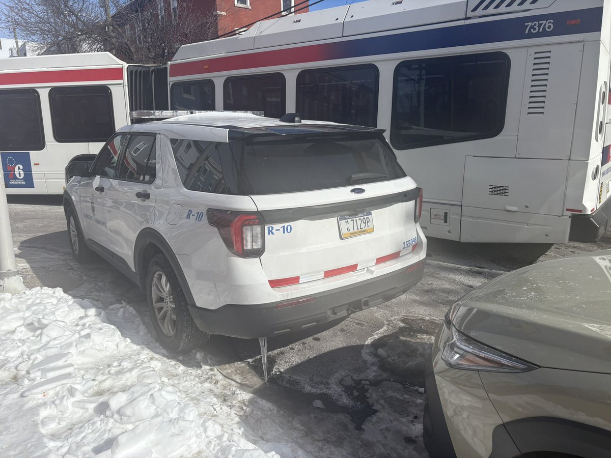 thomdaviden's tweet photo. Hey @PhiladelphiaGov! You’re causing a multi-bus traffic jam at 27th and Poplar. https://t.co/RSTVxkoQgp