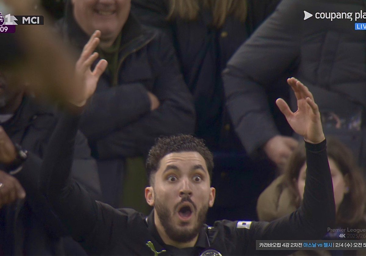 시티전에 흥민이 슛 상대 궁댕이 찰지게 맞고 나간거 골킥 받은 기억 난다
