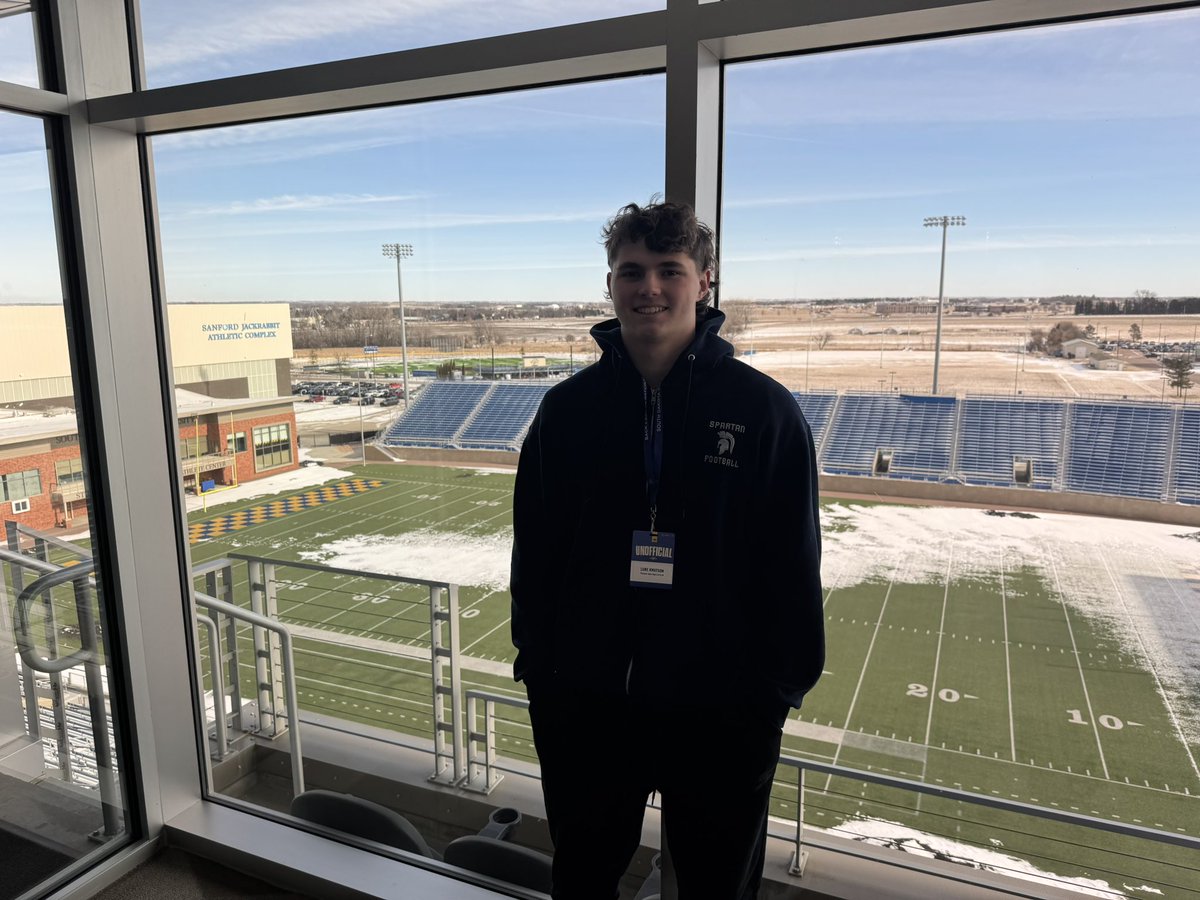 LukeKnutson10's tweet image. Thank you @GoJacksFB for having me out yesterday. Had a great time and look forward to getting back out there!🟦🟨#GoJacks @ldbengtson @CoachBusekist @CoachDtjackson @Coach_Bergy
