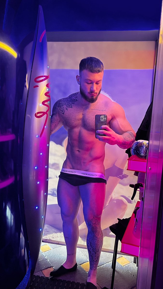 Your Ryan 🔥 tweet media