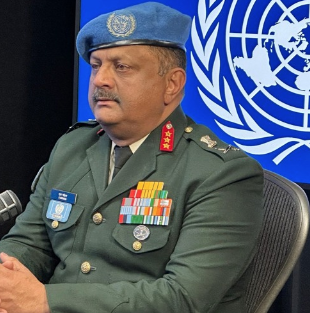 UNPeacekeeping's tweet photo. In an exit interview with @UN_News_Centre, Force Commander Lieutenant General Mohan Subramanian explains how #UNMISS, the @UN mission in #SouthSudan, contributes to the lives of local communities in the world’s youngest country.

🎙️Interview: https://t.co/dNQnucaLzV

@unmissmedia https://t.co/xnxpc4VhKo