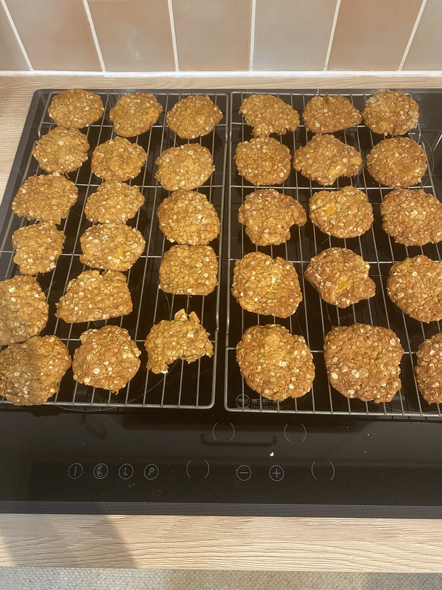 HeidiBT3's tweet image. Mummys made sum yummy apwicot biskwits… wot  yoo meen has me had a bite? Cors me has mummy me had to check to see if Dey Wos yummy! #BTPosse #Biscuits #sundayvibes