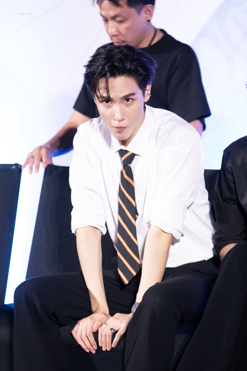 ผมให้เลยคับพี่ เชิ้ตขาวผูกไทค์ ผมหายใจไม่ออกละคับ 

#junniorrs <a href="/jnnrrs/">จูจู้ 🌞</a> : ◡̈ 𓂃𓈒 ꙳
 #MyRomanceScammerEP1
