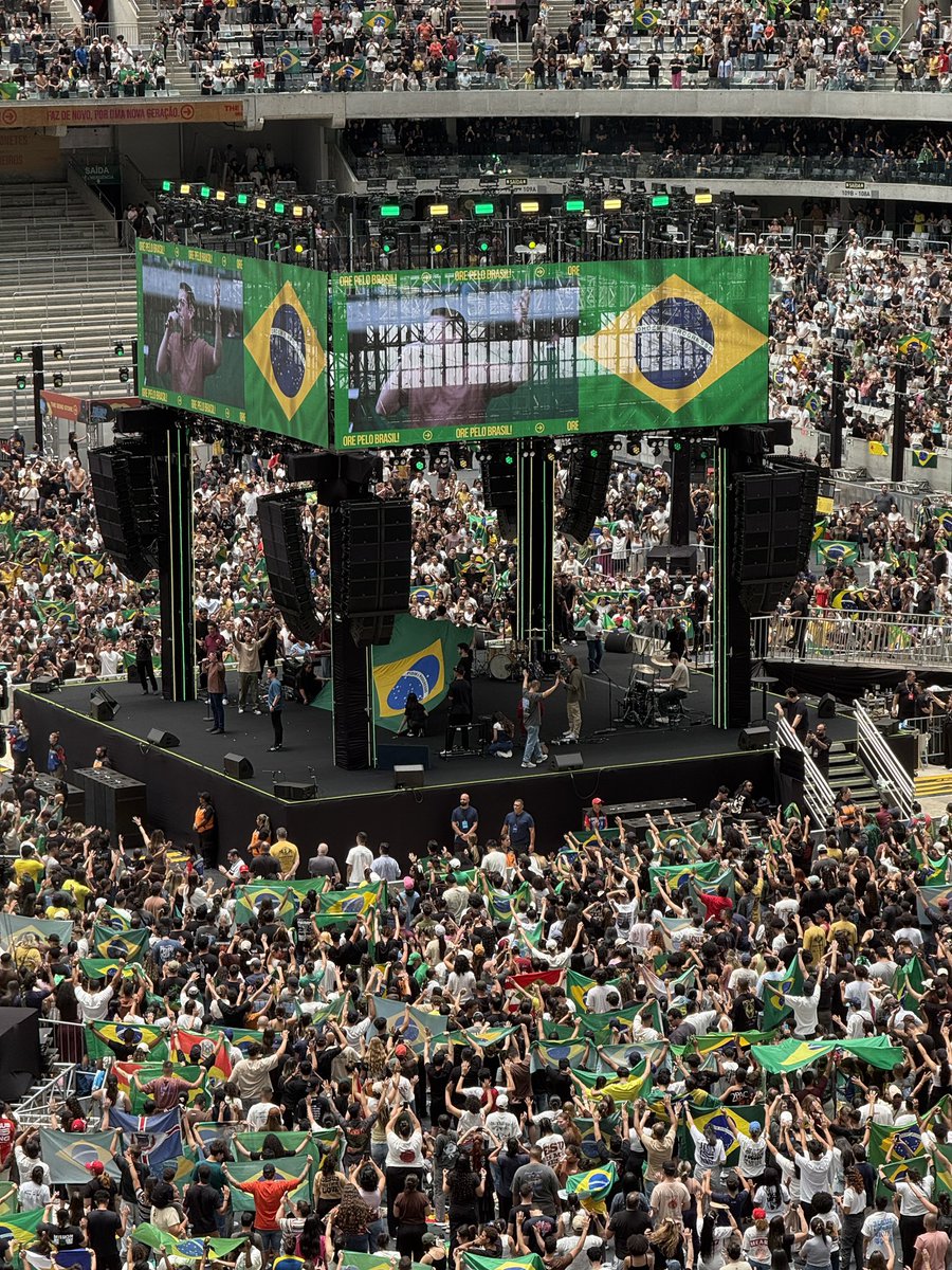 SamuelMarcos__'s tweet photo. Foi benção demais! 🔥🇧🇷
@thesendbrasil 🚐
#Curitiba #TheSend #Brasil https://t.co/d1HYv4bn5Z