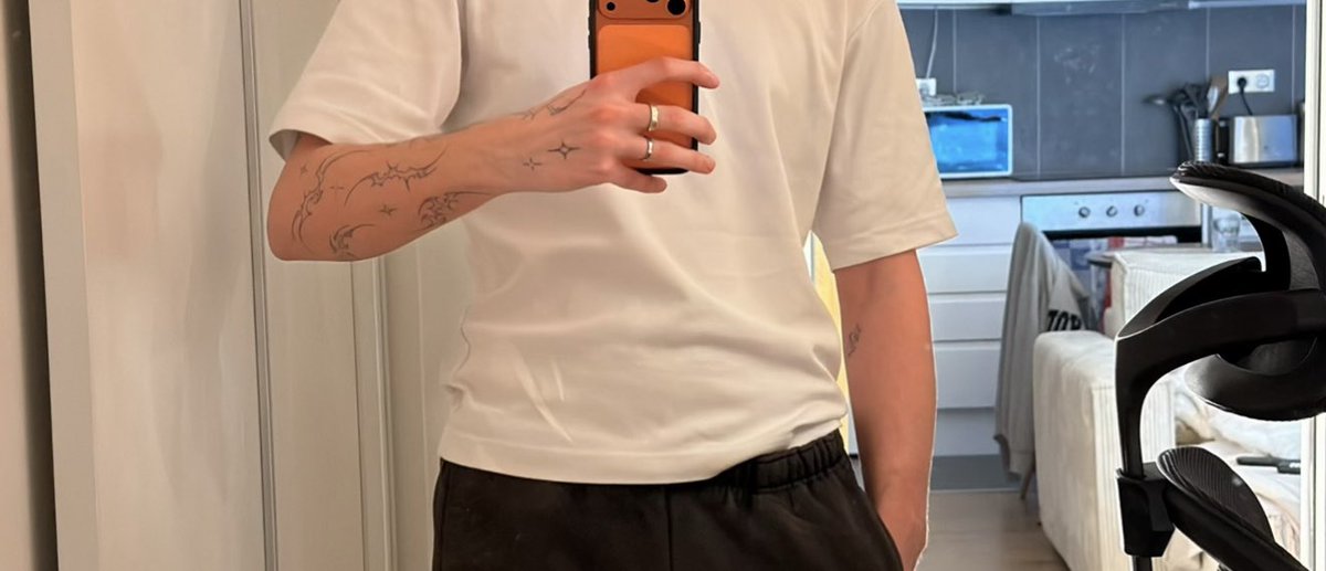 𝑻𝒉𝒆𝒐 tweet media