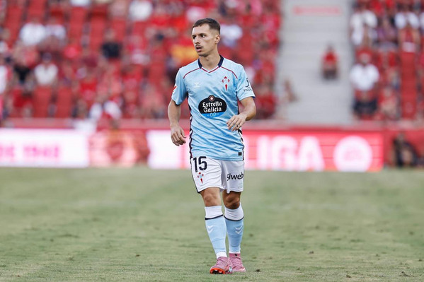 LAROMA24's tweet image. 🚨🚨 Ulteriori aggiornamenti su Bryan #Zaragoza all'#AsRoma: i giallorossi hanno raggiunto un accordo di massima con il #BayernMonaco 

🤝 La formula è quella del prestito oneroso con diritto di riscatto con obbligo condizionato. Il #CeltaVigo, inoltre, riceverà un indennizzo ▶️