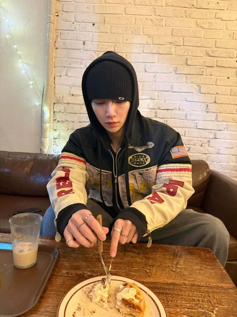 selfolssi ♤ tweet media