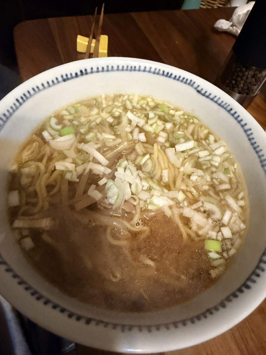 RIEZO128's tweet photo. 味坊のレシピ本買ったので四川風ラムしゃぶを何回か作ってる元のレシピは中華の火力がないと作れないので改良してます
大根菜のまぜごはんと長芋のゆずポン酢あえと、シメはしゃぶしゃぶの汁でラムラーメン！美味しかった〜
確定申告お疲れ様会
#おうちごはん #料理 https://t.co/CHzBGhBxJt