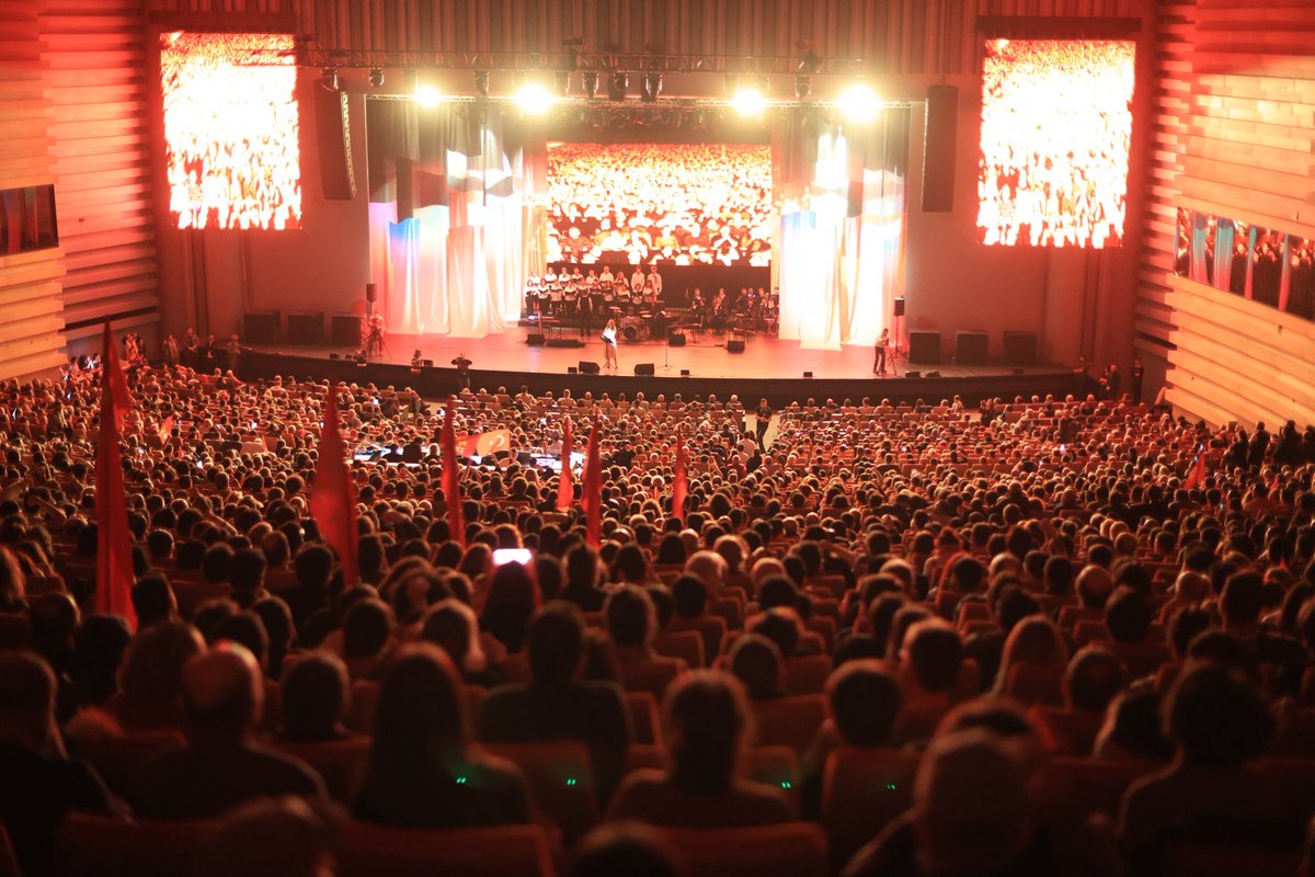 Bugün Ankara’da bizlerle birlikte olan, salon tıka basa dolduğu için etkinliği dışarıdan izleyen, yer kalmadığından dolayı kapıdan ayrılan, çok istemesine karşın etkinliğe gelemeyen herkese sonsuz teşekkür. #TKP’yeKatıl