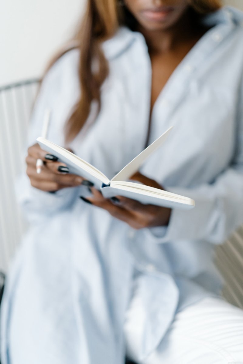 New to journaling? Start now, anytime. Tips, prompts, and simple ways to make it a habit → #girlblog #blog #journaling rosewoodnotes.com/how-to-start-j…