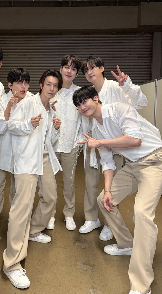 sjpopbase's tweet photo. SUPER JUNIOR-M stun in 2026 via ZHOUMI’s Twitter update. https://t.co/vtF1vmqfvg