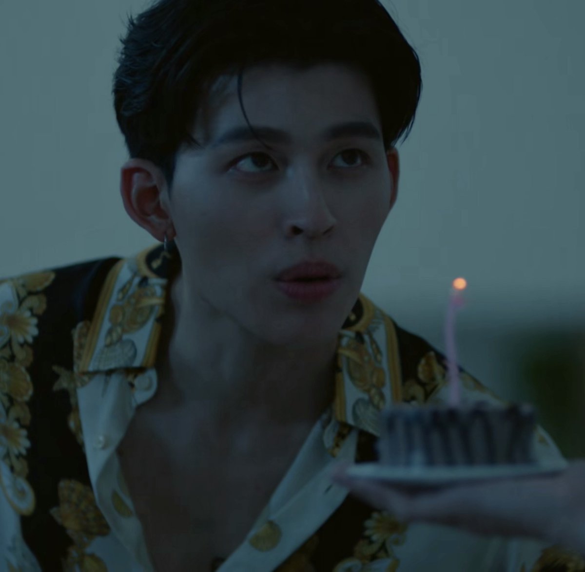 maynymore's tweet image. รู้แระอย่างหนึ่งที่ปอนด์ไม่เหมือนคุณธีร์ คือ การเป่าเค้ก😂😂 
THE GOOD YEAR OF POND
#Happy25thPondDay

คุณธีร์                                   ปังปอนด์