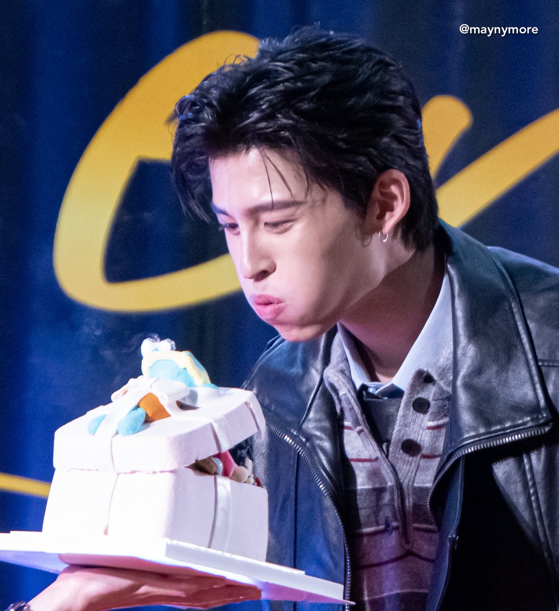 maynymore's tweet image. รู้แระอย่างหนึ่งที่ปอนด์ไม่เหมือนคุณธีร์ คือ การเป่าเค้ก😂😂 
THE GOOD YEAR OF POND
#Happy25thPondDay

คุณธีร์                                   ปังปอนด์