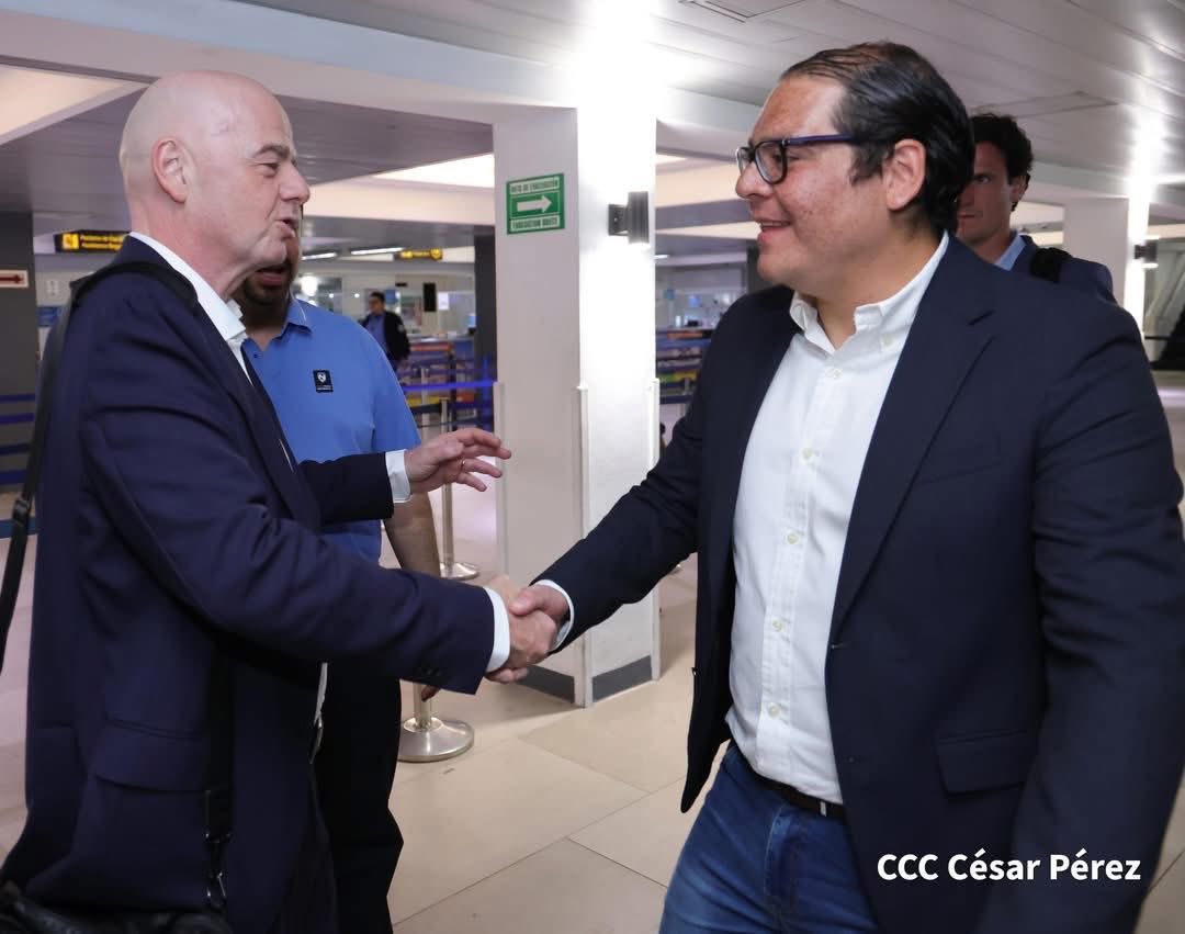 Pliniosg23's tweet photo. #Nicaragua | El presidente de la Federación Internacional de Fútbol Asociado (FIFA), Gianni Infantino, se despidió la noche de este sábado de nuestro País y constatando los avances en el desarrollo del fútbol.🥅 
@fifacom_es 
@fifaworldcup_es 
@TheChampions 
#DeportesCDNN https://t.co/p9xtLJxeLE