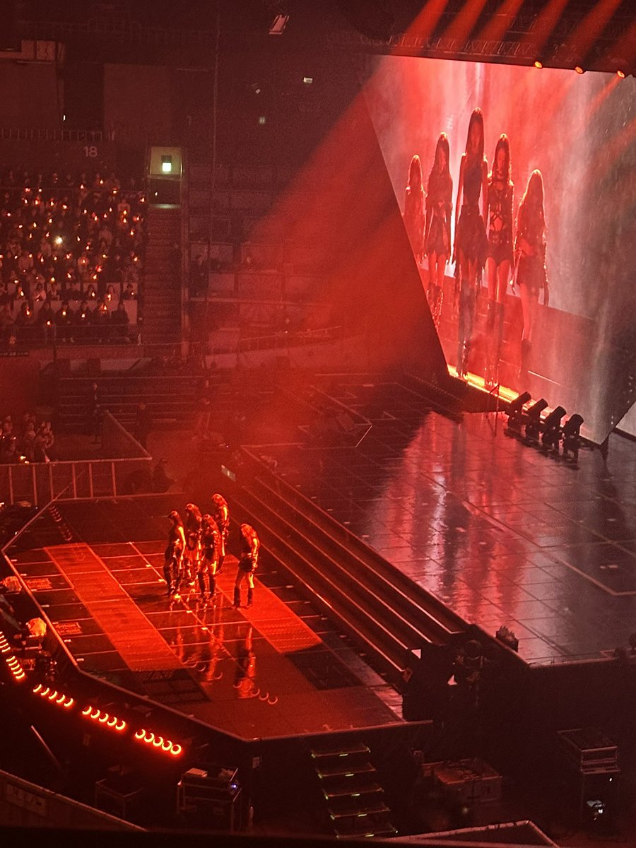 Hdraemonn's tweet photo. 4月から止まることなく走り続けたEASYCRAZYHOTが無事終了できて本当に良かったです。メンバーのみんなもピオナの皆さんも本当にお疲れ様でした。少しの間ゆっくり休んで、また会える日を楽しみにしています！
 #LE_SSERAFIM  #르세라핌  #EASY_CRAZY_HOT_ENCORE https://t.co/W6RVWix0qv
