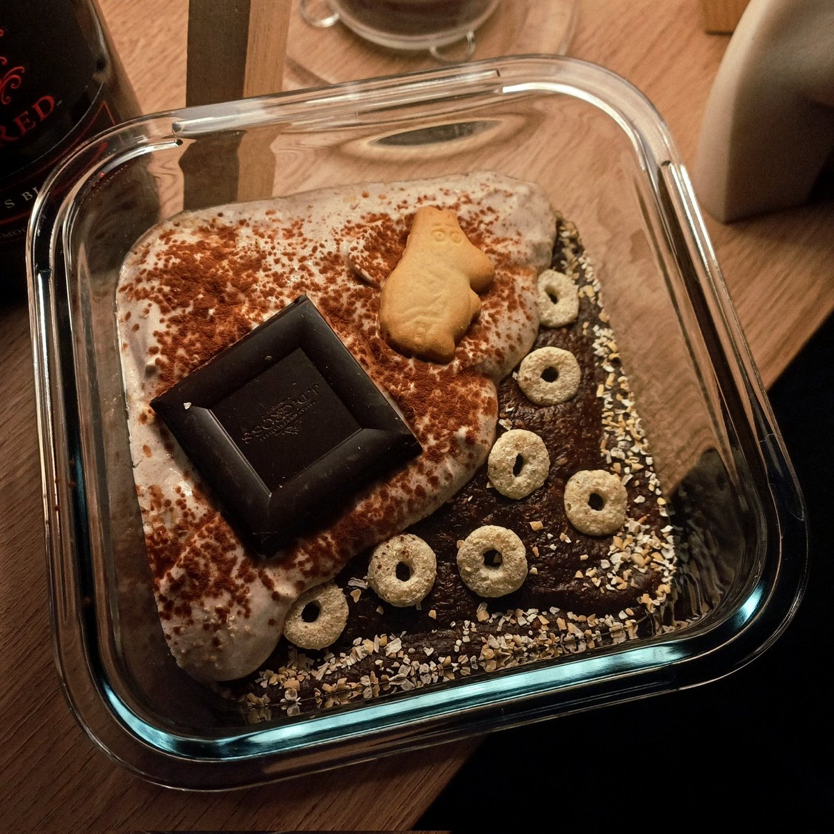 Dark chocolate mocha themed baked oats for national dark chocolate day! ☕️🍫