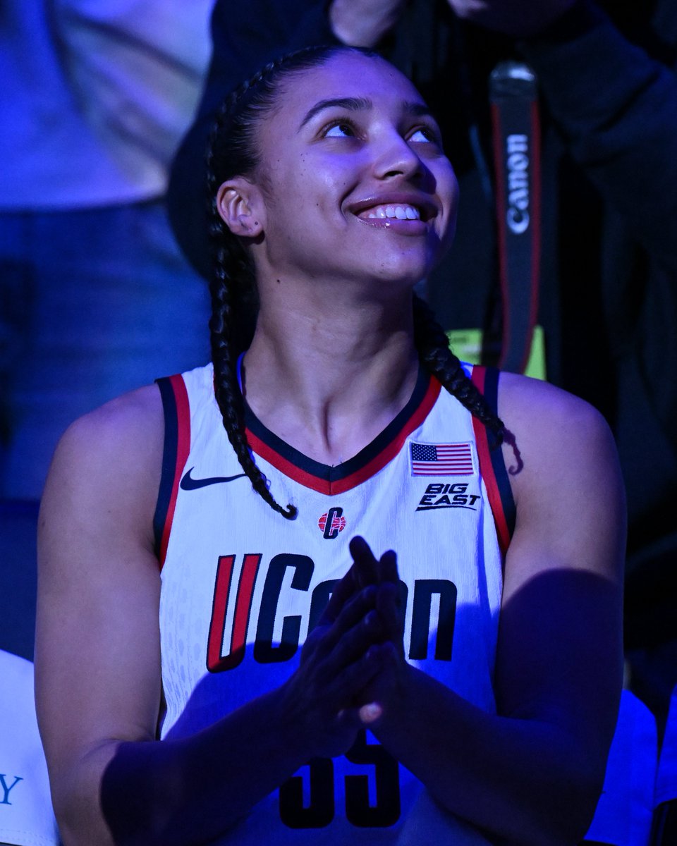 "Feeling great. Incredible. On top of the world." - Azzi Fudd

and you didn't believe her 🙄