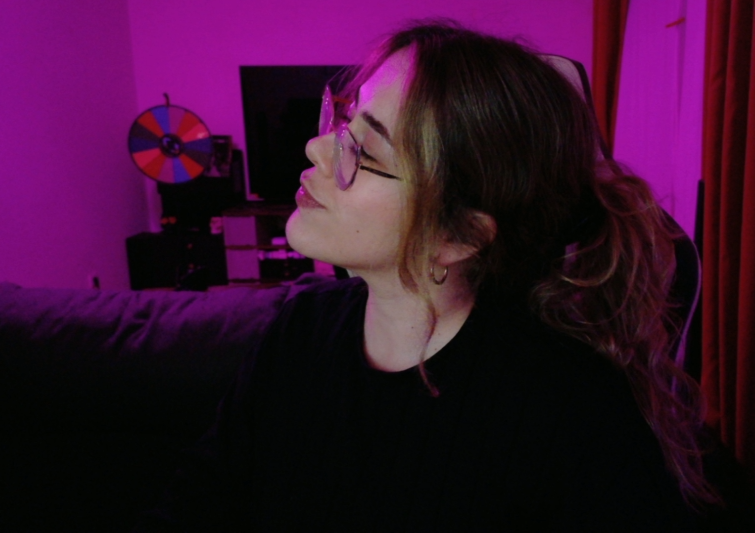 thebetasafeclub's tweet photo. Guess who's live? 😈🥰 https://t.co/S6mLVD1Ri4