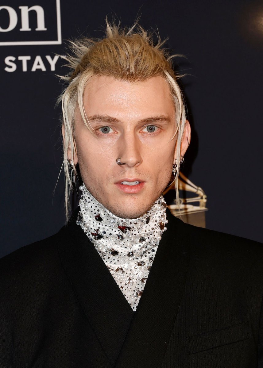 rushinmyveins's tweet photo. kells looks attending the clive davis pre grammy party from the last 4 years in a row ✨ https://t.co/a9G4PwJqvQ