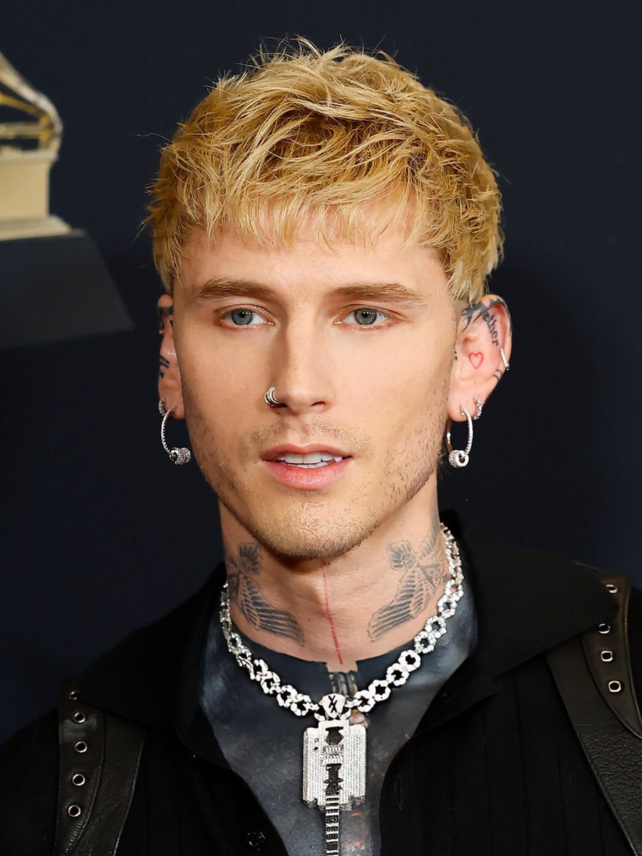 rushinmyveins's tweet photo. kells looks attending the clive davis pre grammy party from the last 4 years in a row ✨ https://t.co/a9G4PwJqvQ